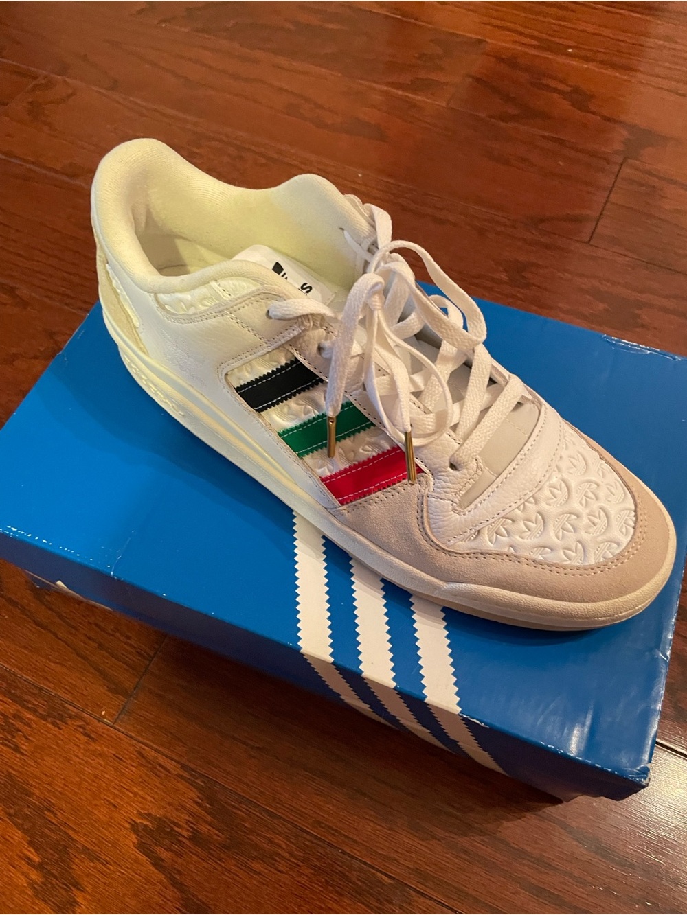 Men’s Adidas White Sneakers with Black, Green & Red Stripes size 12